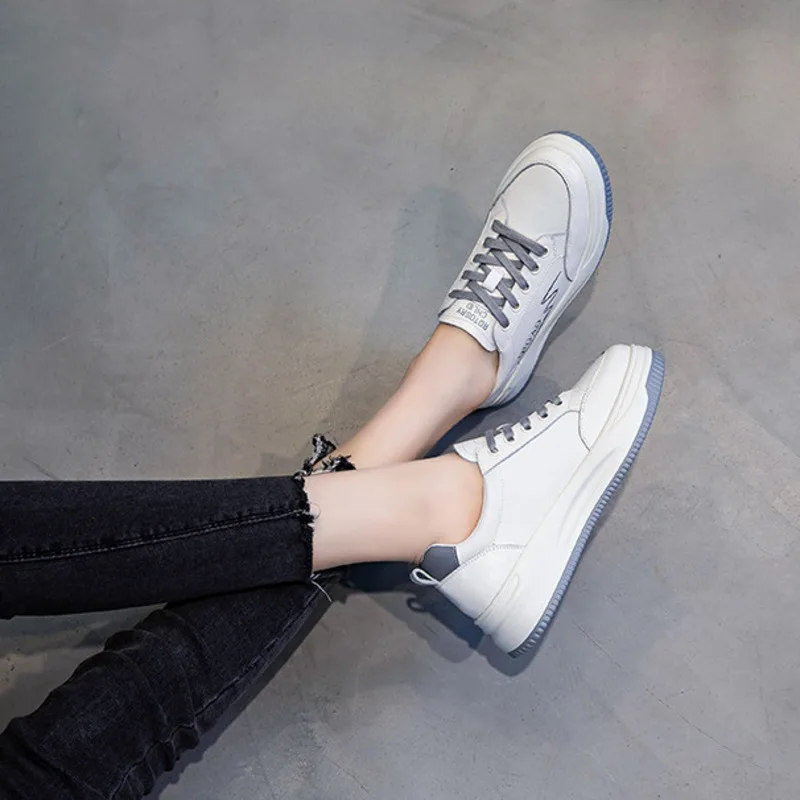 Маленькие белые весенние модные новые спортивные дышащие повседневные женские