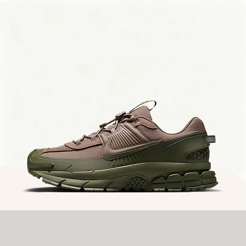 Фото Мужские кроссовки Nike ZOOM VOMERO ROAM в стиле ретро, повседневные, дышащие, мягкие, низкие, для бега, коричневые FV2295-201 №1