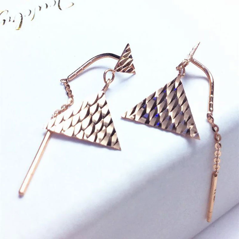 

Женские треугольные серьги из розового золота 585 пробы с золотым покрытием