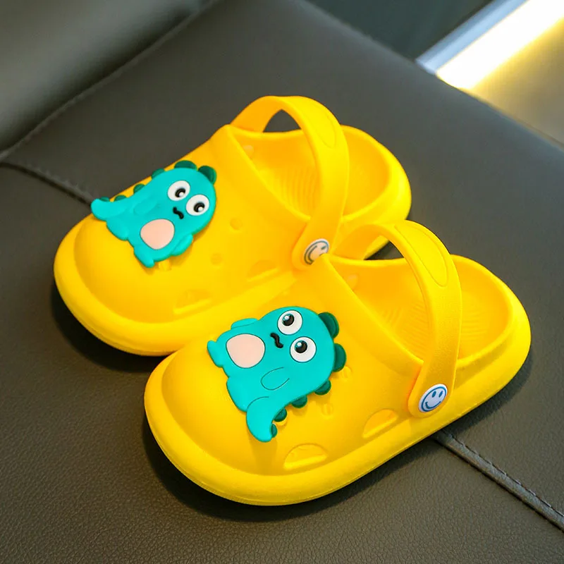 

Kruleepo 2022 Summer Children Slipper Shoes 3D Cartoon Dinosaur Sandals PVC Outdoor Home Bathroom Antislip First Walkers