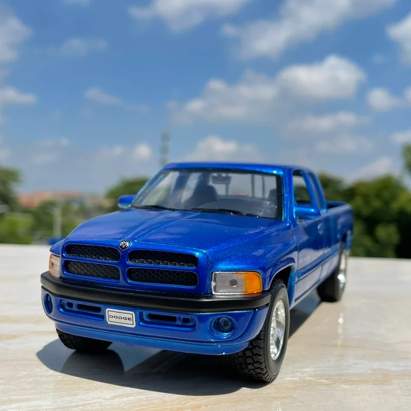 

Diecast Scale 1:24 Vehicles 21cm Dodge RAM1500 Pickup Alloy Car Model Toy Collection Ornaments Kids Birthday Gifts