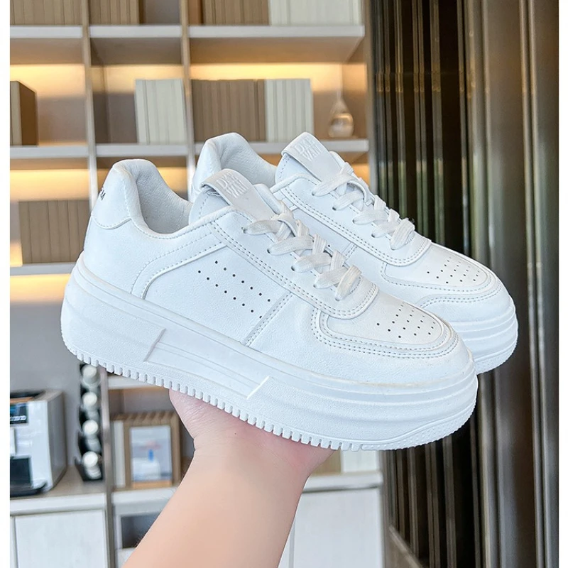 Новинка 2024 Повседневная дышащая и удобная спортивная обувь на толстой подошве