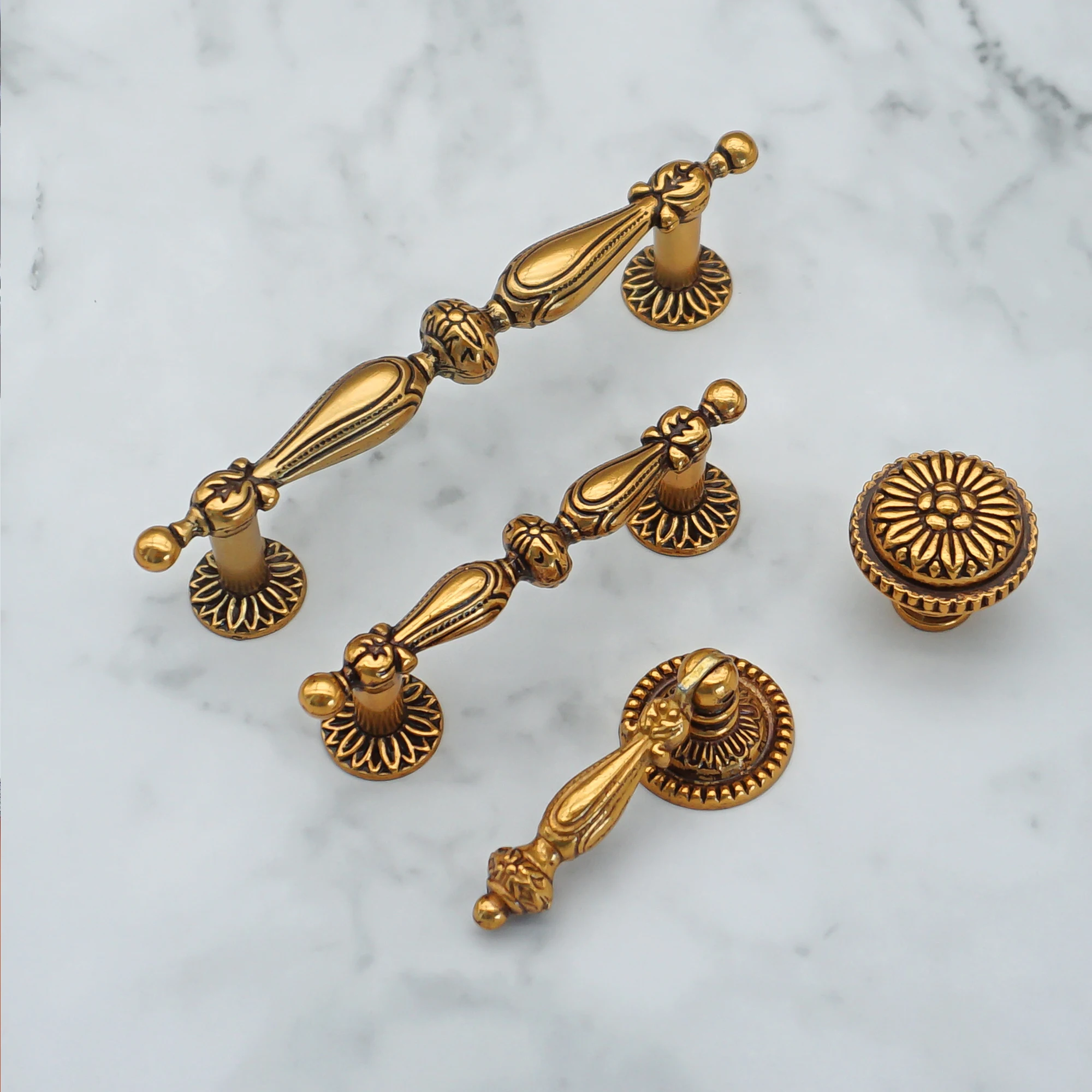 

2.5'' 3.78'' Antique Brass Drawer Handle Dresser Wardrobe Pulls Vintage Furniture Handles Cabinet Hardware Kitchen Accessories