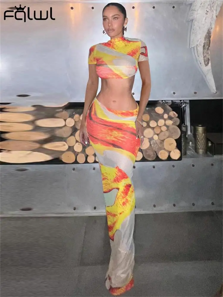 

Женский комплект из топа и юбки, с коротким рукавом и принтом