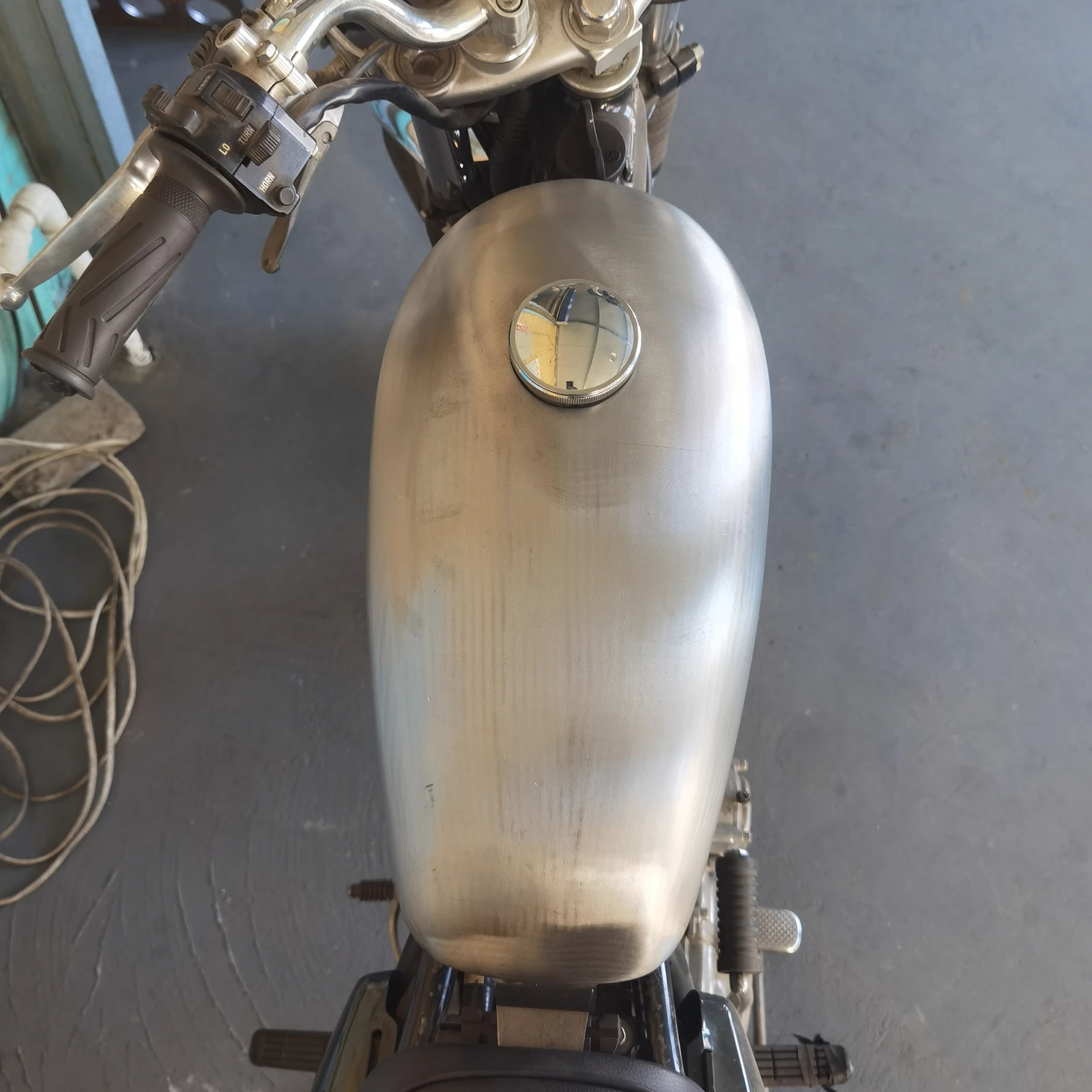 Бензиновый топливный бак для мотоцикла 8L YAMAHA SR400.500