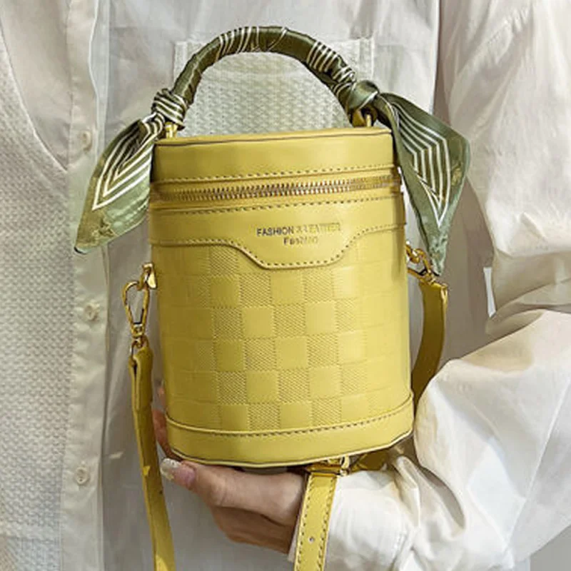 

Green bag women's 2022 new popular fashion net red one-shoulder messenger bag mini all-match portable bucket bag