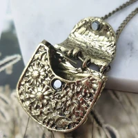 2022 new fashion carved metal bag necklace retro hip hop punk sweater chain for women party jewelry accessories