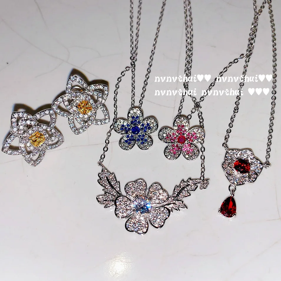 

Design 18K Platinum Plated Rose Flower Pigeon Blood Red Crystal Necklace Clavicle Chain Color Zircon Flower Necklace gothic