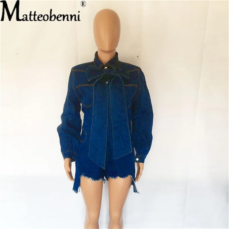 Женский джинсовый комбинезон повседневный рваный с рукавами-фонариками и бантом