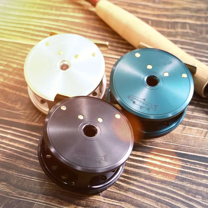 Классическое полностью механизированное цельное колесо для ловли нахлыстом