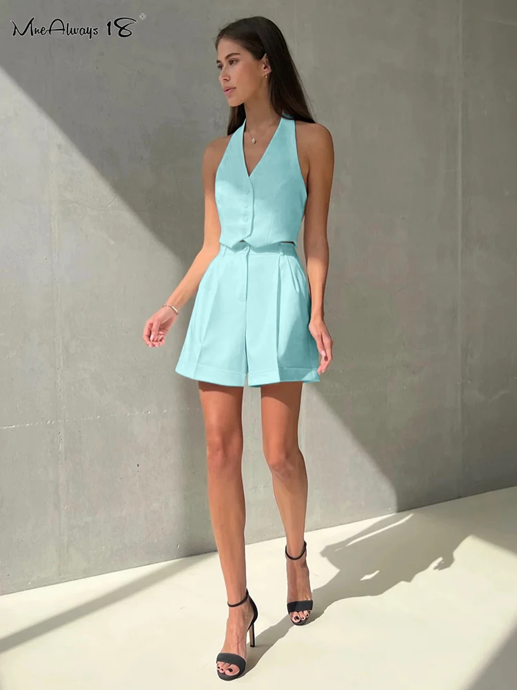 Летний офисный костюм с шортами и высокой талией