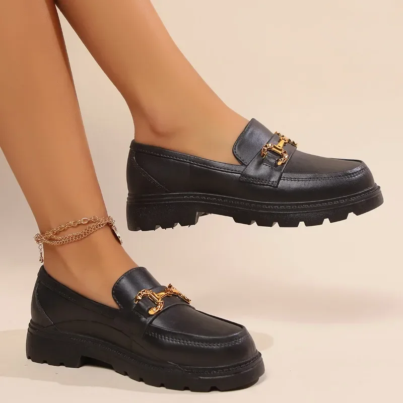 Туфли-лодочки женские с круглым носком на низком каблуке