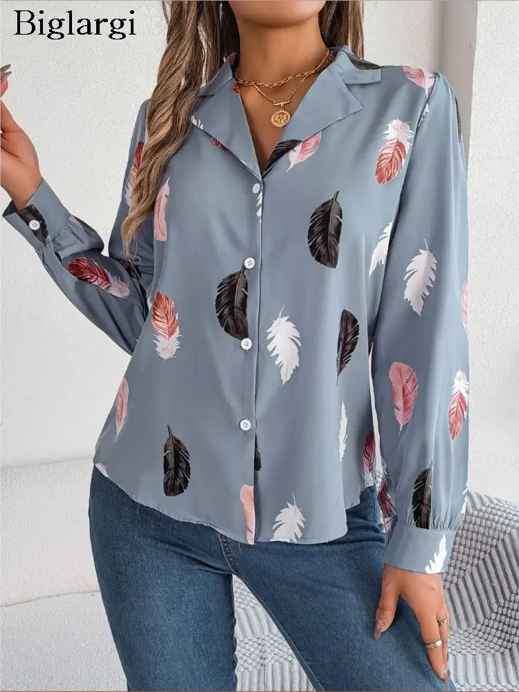 

Рубашка женская с V-образным вырезом и принтом в виде перьев