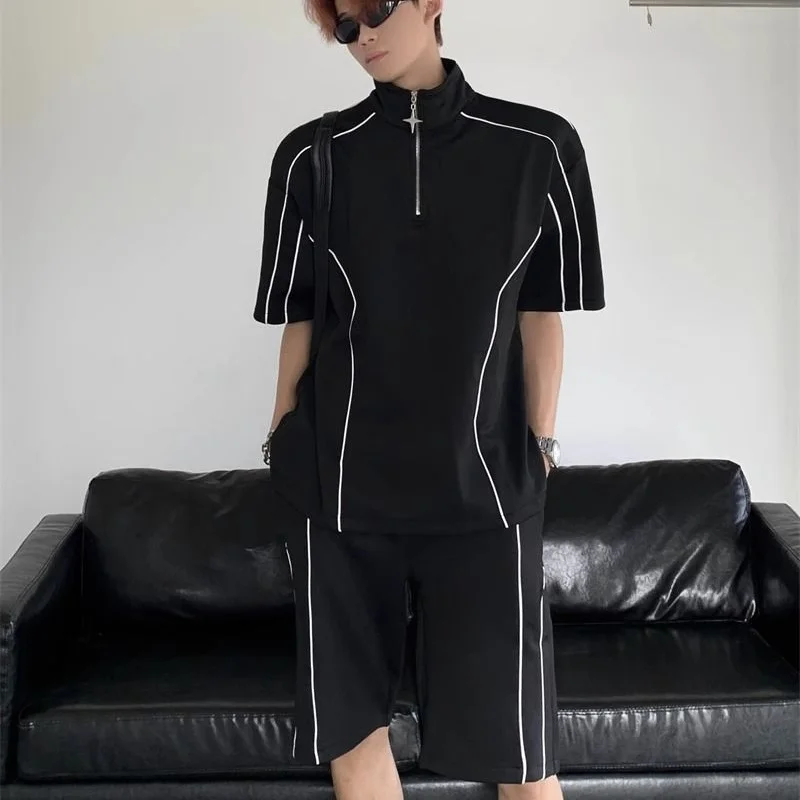 Рисунок 5 - Костюм спортивный мужской полосатый