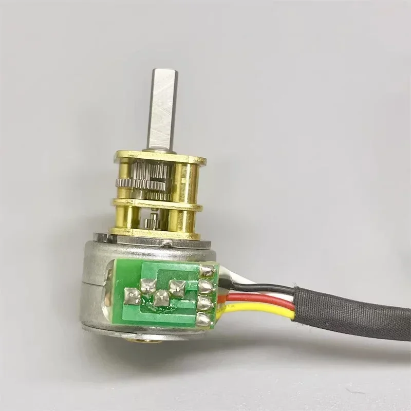 Шаговый электродвигатель постоянного тока 5 в 15 мм 15By 2-фазный 4-проводной мини