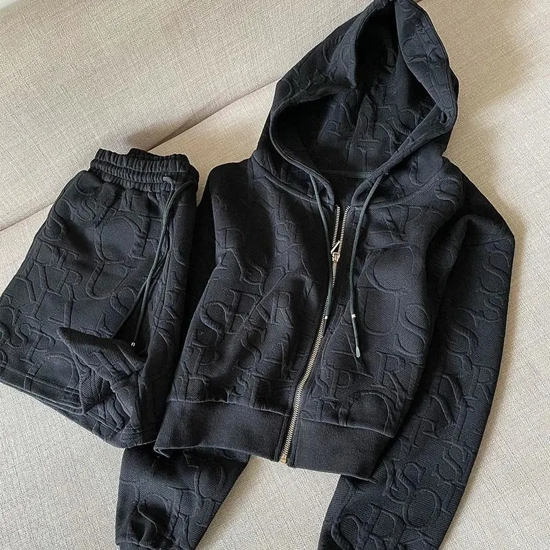 

2022 Early Spring New Full-print Letter Cardigan Hooded Sweater Suit Women's Outdoor Loose Wide-leg Shorts Two-piece Suit Tide