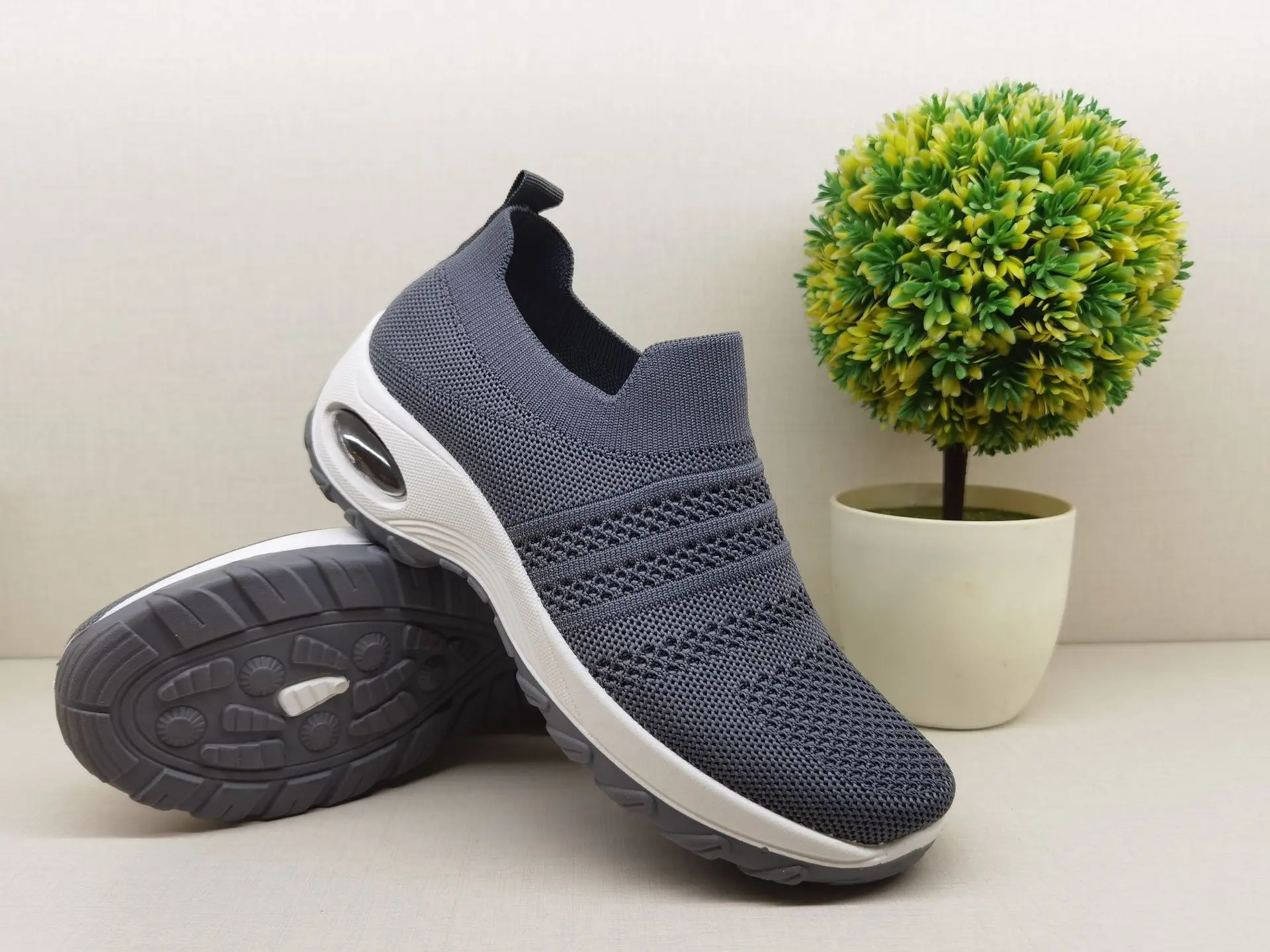 2022 Women's Shoes Spring Summer Sneakers Running Small Air Cushion Shoes Women's Woven Slip-on Casual Shoes