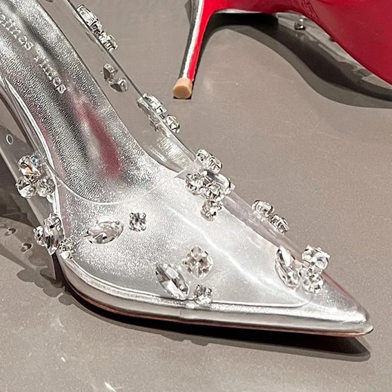 Женские туфли-лодочки на высоком каблуке серебристые прозрачном с ремешком