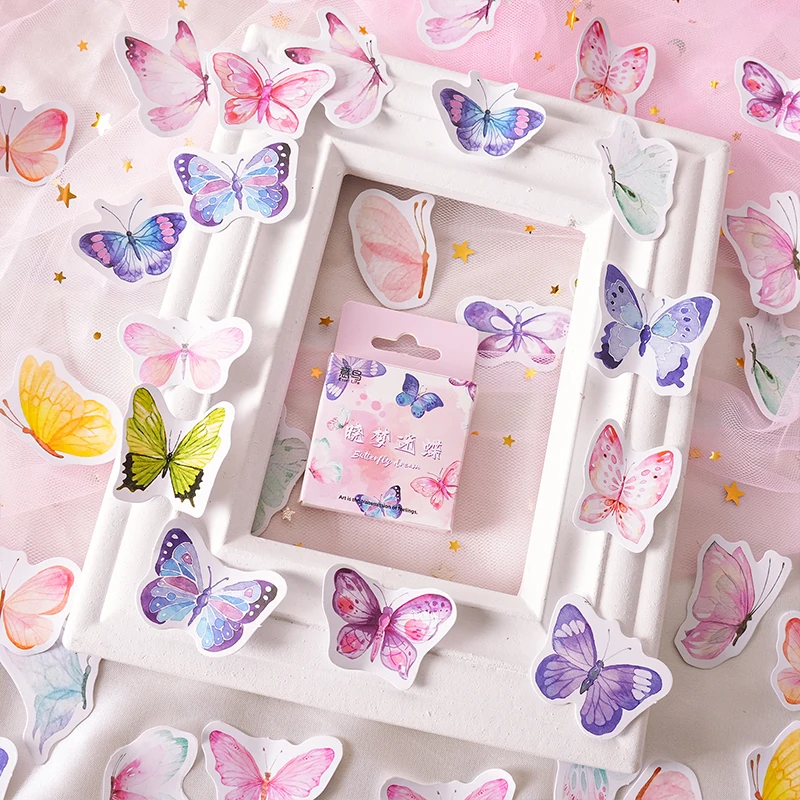 

46 листов, декоративные наклейки в виде бабочек