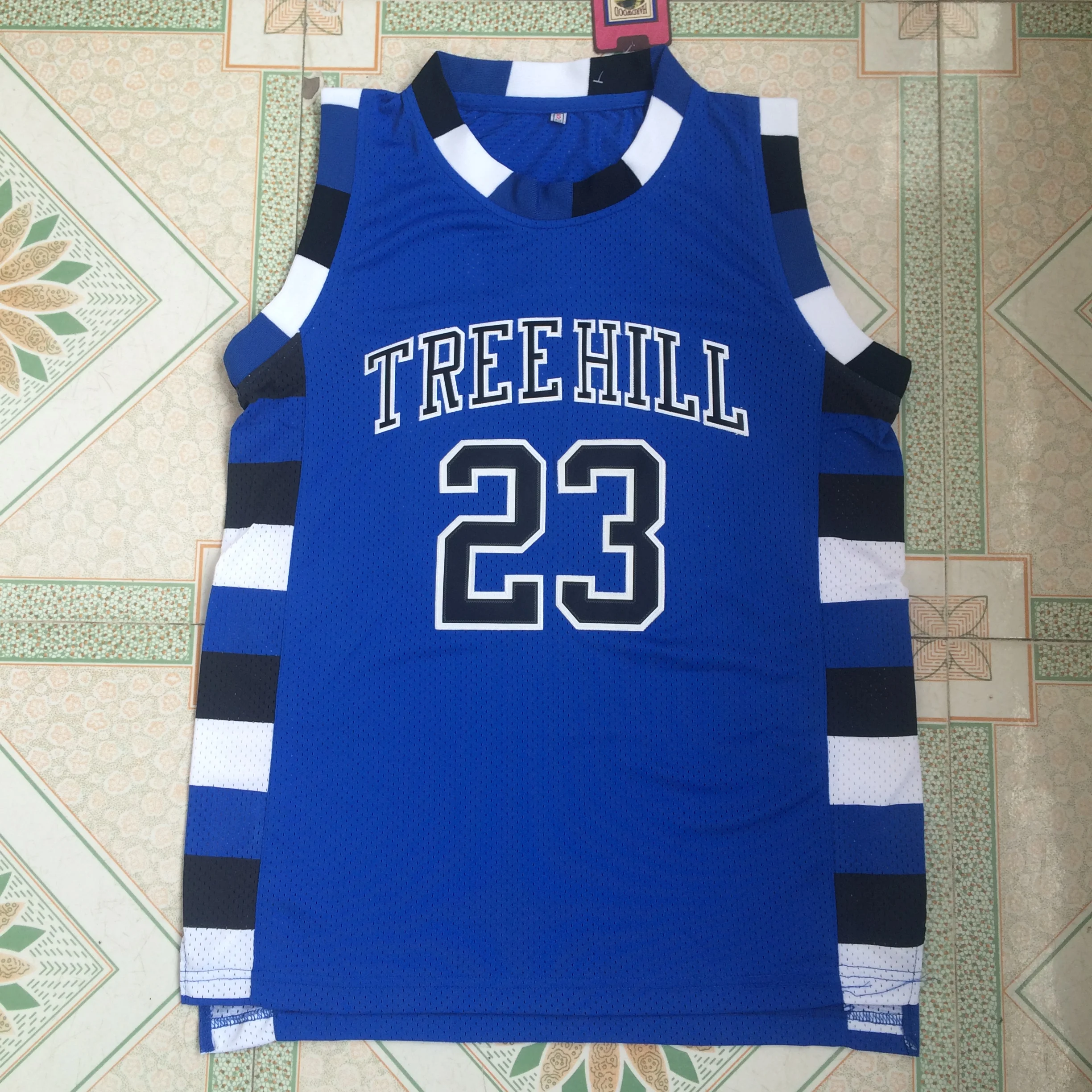 

Трикотажная футболка с надписью «One Tree Hill», номером 23 дюймов