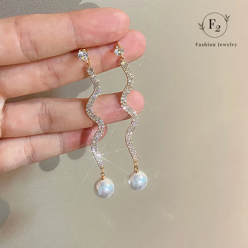 

Fashion Luxury Long Diamond S Curve Pearl Earrings for Women Temperament Wave Exaggerated Earrings Girls Wedding Jewelry