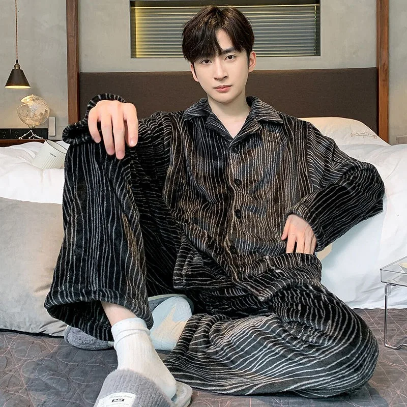 Пижама для мужчин осень-зима коралловый бархат плюс с толстой черной полосой