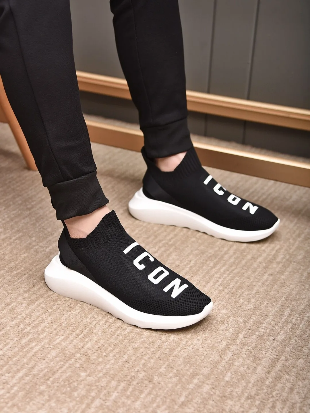 Рисунок 4 - Кроссовки мужские/женские легкие дышащие