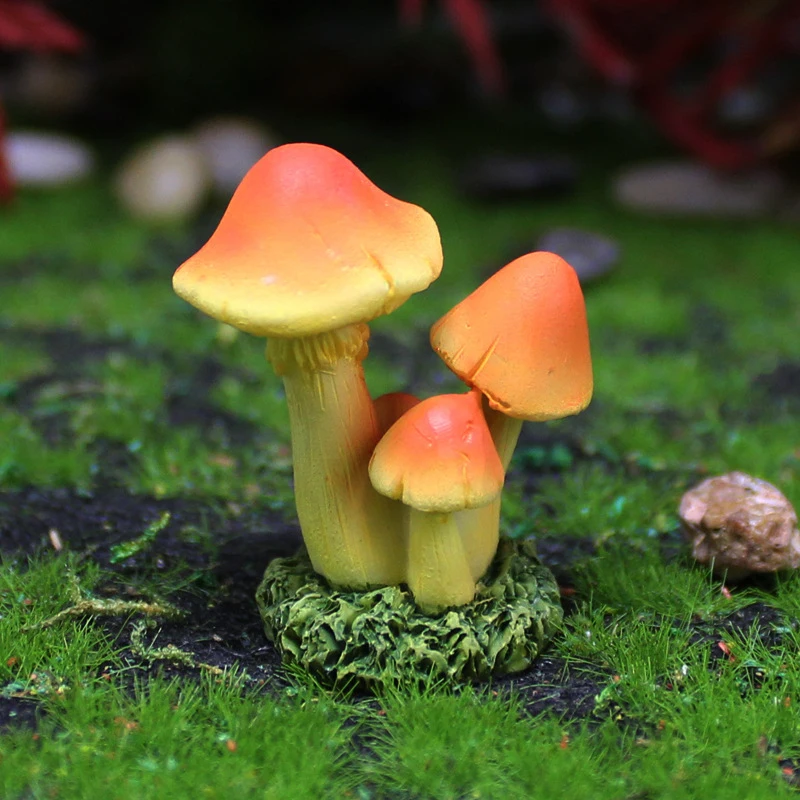 

Mini Resin Mushroom Shaped Figure Ornament Decor Statue Waterproof Miniature Gift for Patio Bonsai Dollhouse Fairy Garden Lawn