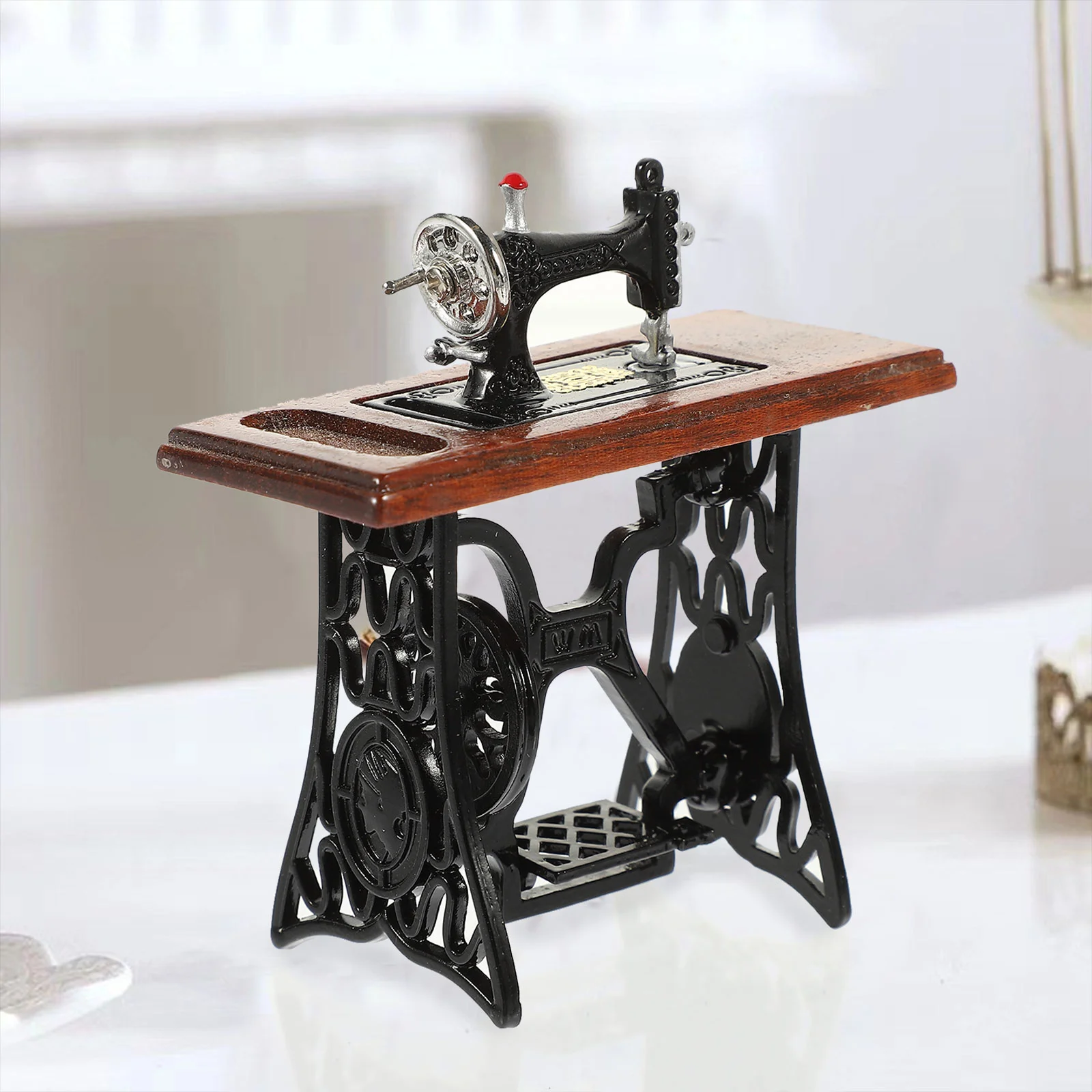 

Миниатюрная швейная машинка, Миниатюрные аксессуары для дома, винтажный декор, мебель в стиле ретро, украшение ландшафта