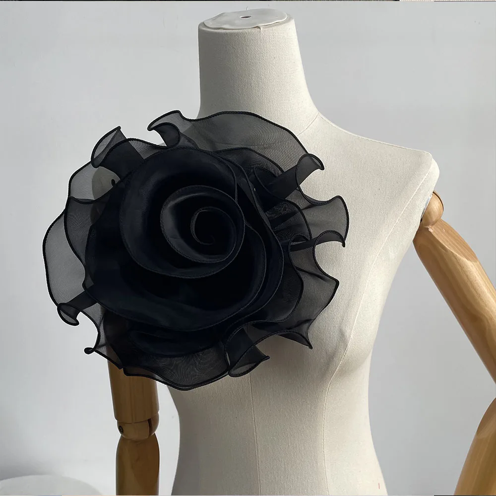 

Искусственная брошь роза