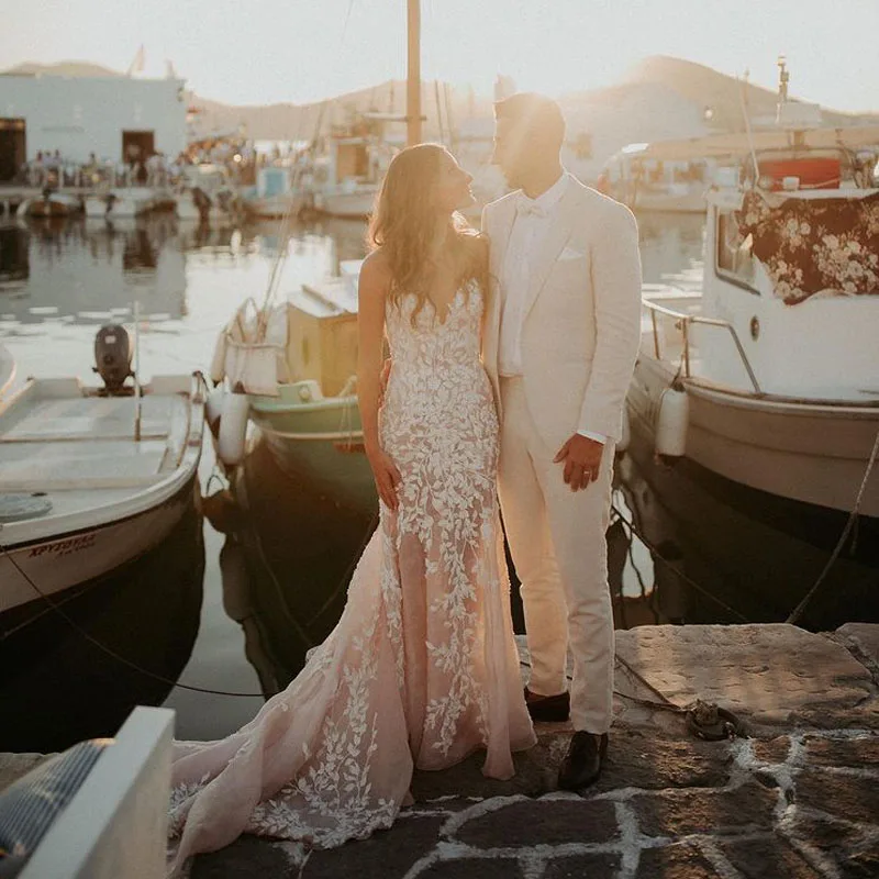 

Chic Leaves Floral Appliques Beach Wedding Dresses Button V Cut Back Mermaid Bridal Gown Custom Made Boho Wedding Gown for Bride
