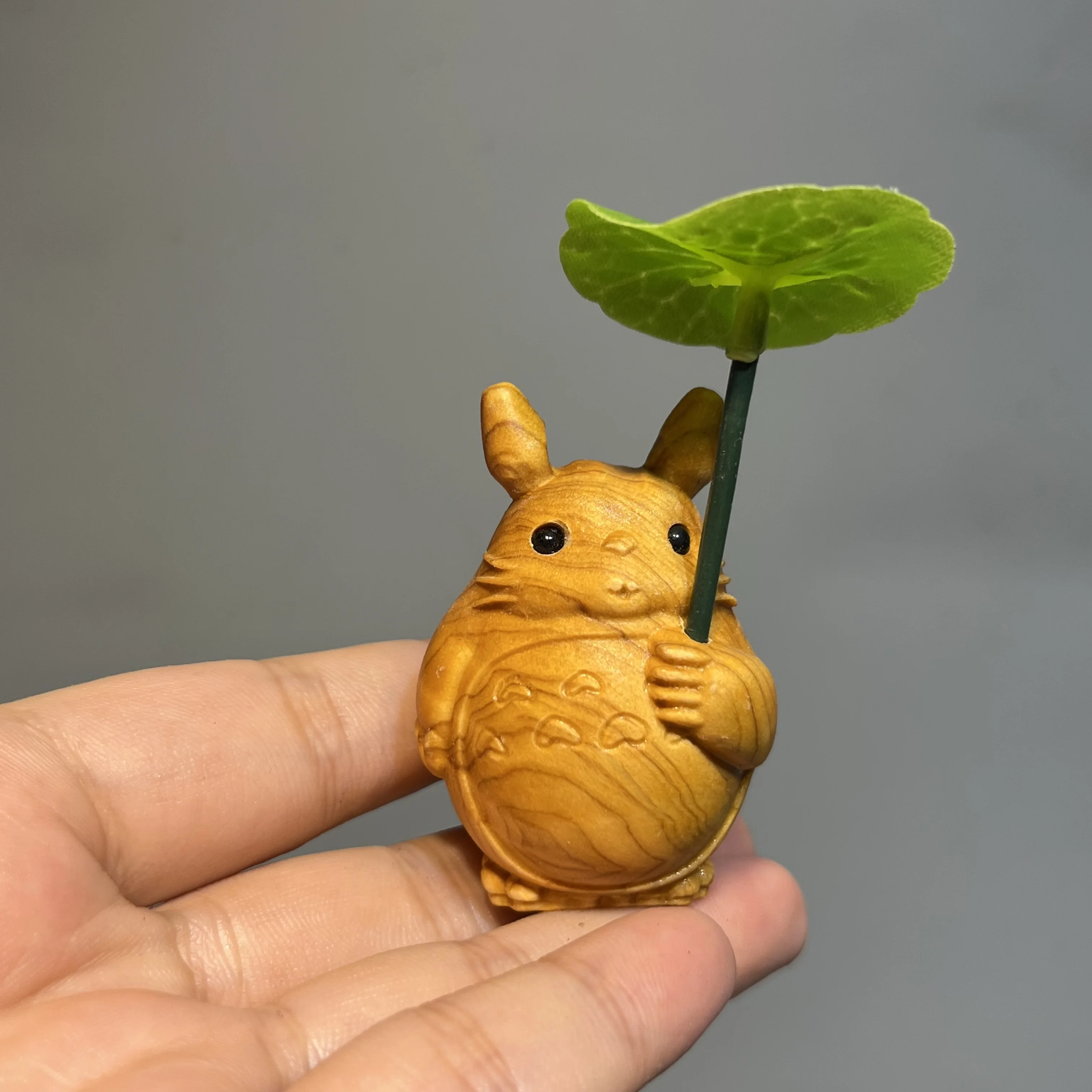 

Деревянная статуэтка кошки