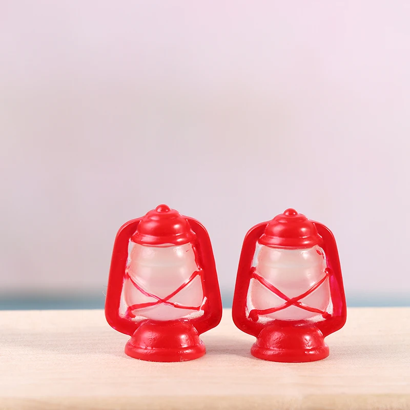 

1:12 Dollhouse Miniature Small Retro Oil Lantern Vintage Kerosene Light Outdoor Camp Lamp Model For Doll House Furniture Decor