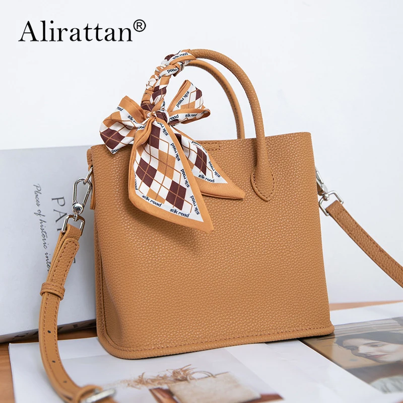 

Alirattan High-Quality Textured Cowhide Silk Scarf One-Shoulder Handbag Women's 2022 New Fashion Messenger Small Square Bag