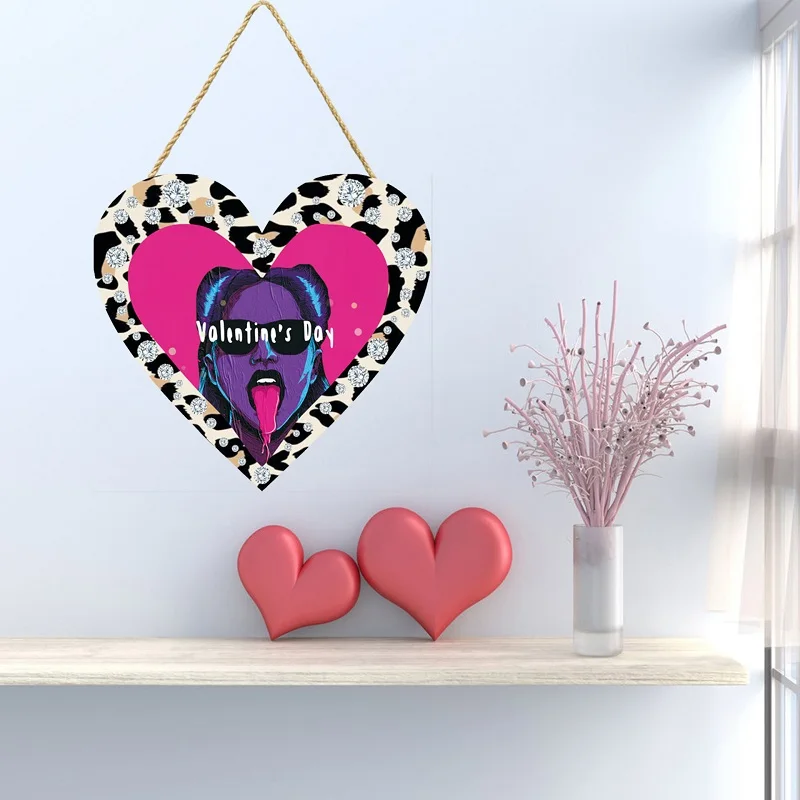 

New Wooden Valentines Day Hanging Sign Leopard Print Sexy Tongue-sticking Beauty Door Sign Valentines Day Decorations for Home