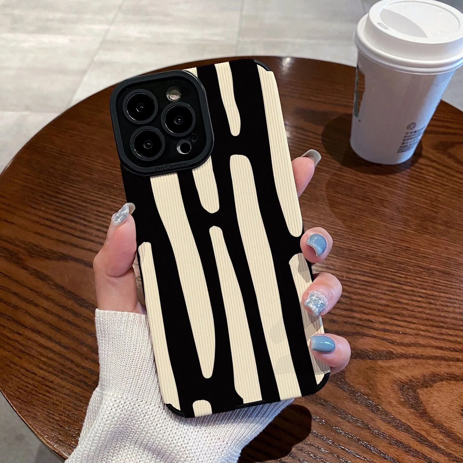 

SEIRASSIM Zebra-stripe phone case for iphone 13 pro max 12 mini 11 14 plus 7 p 8 se2020 se3 back cover for iphone xr xs max x 6s