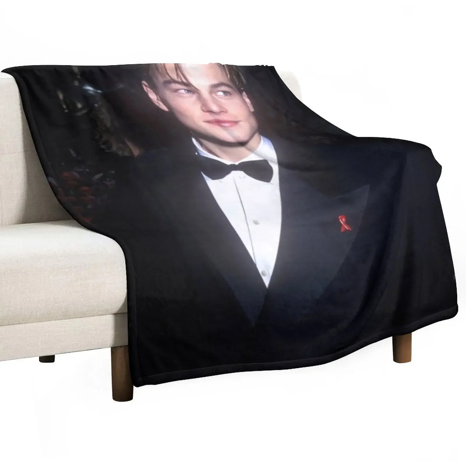 Роскошное декоративное одеяло с рисунком Леонардо ДиКаприо в черном костюме