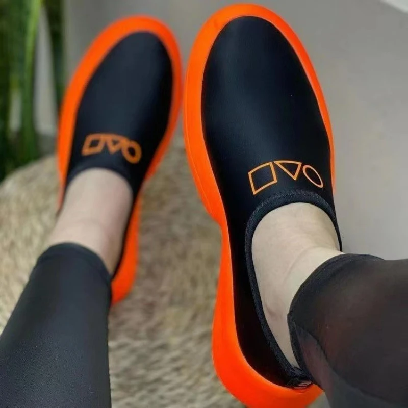 

New Summer Leisure Soft Sole Breathable Sports Shoes with Low Top and Large Flat Sole