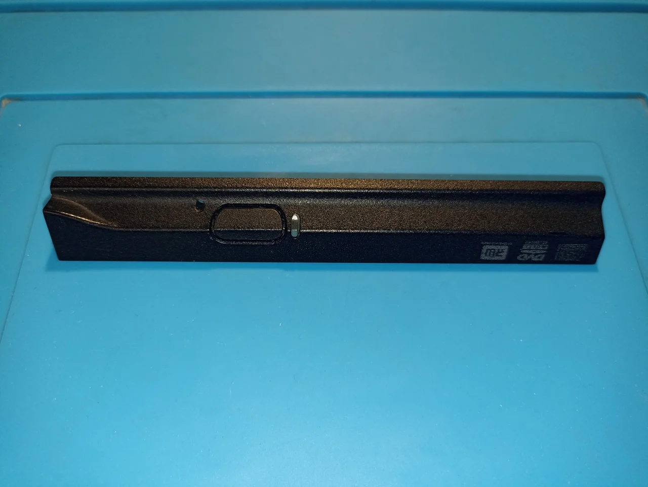 Заглушка для дисковода ноутбука. 25 сетка. Приводная заглушка. Заглушка dvd привода dns w170hr. Заглушка на флоппи дисковод fdd 3.