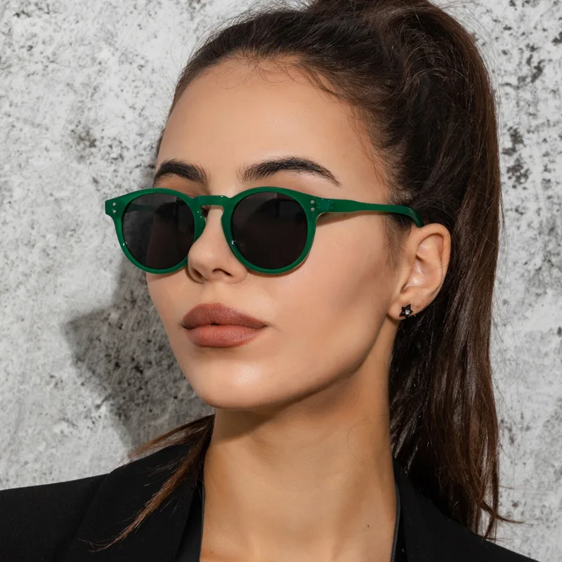 

Модные Зеленые Круглые Солнцезащитные очки с заклепками для женщин 2022 фирменный дизайн Декор акриловая круглая оправа очки оттенки 90s мужс...