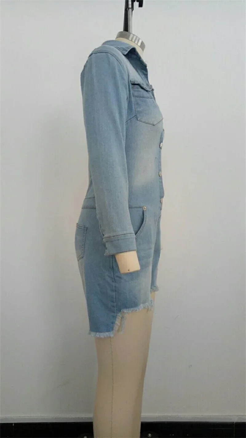 Джинсовый комбинезон с рваными шортами отложным воротником