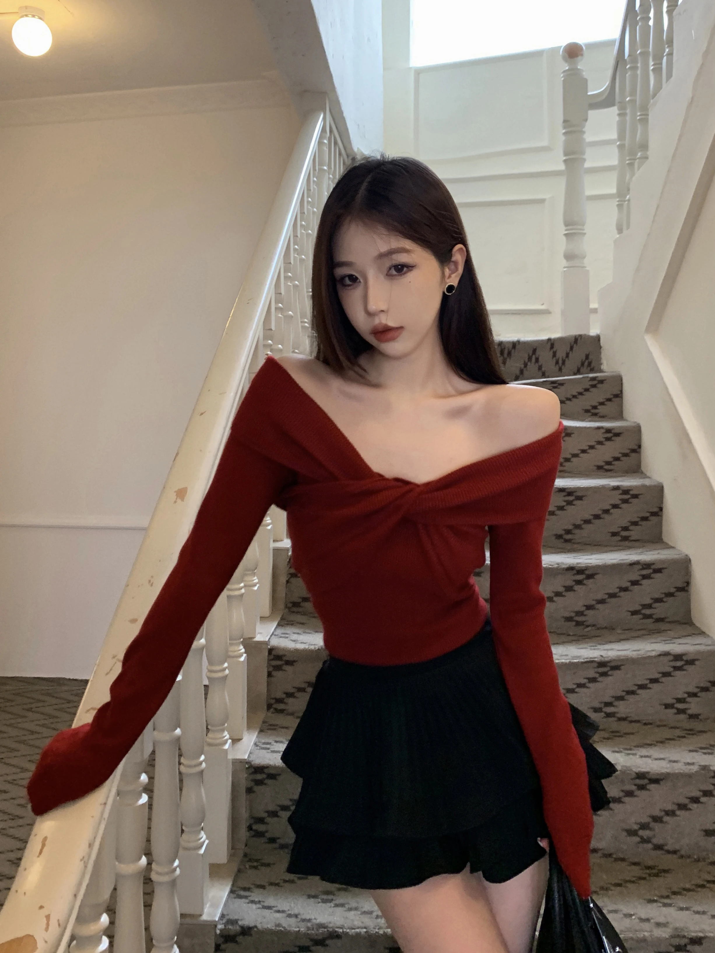 Pure Sexy One Shoulder Christmas New Year Sweater Women's Autumn and Winter Sweet Hot Girl Sexy Underneath Knitted Base Coat Top