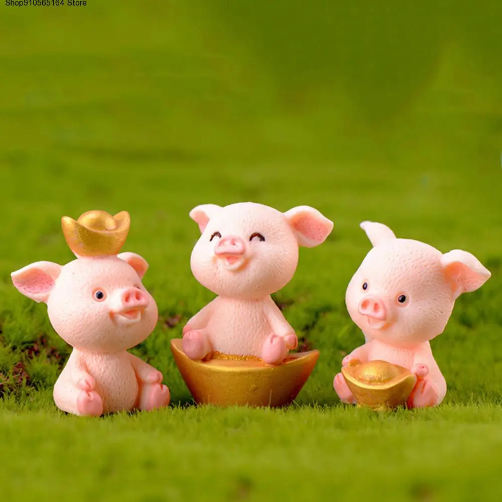 

1pc Miniature Garden Decoration Cute Pig Gold Ingot Family Animal Model Figurine Home Decor Accessories Statue Resin Craft toy