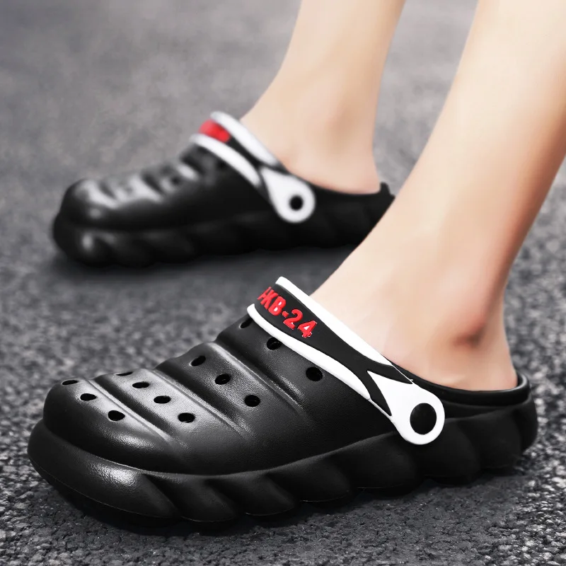 

2022 New Slippers Hole Shoes Cute Cartoon Breathable Non-slip Garden Beach Outside Shoes for Men and Women Sandals Summer Home