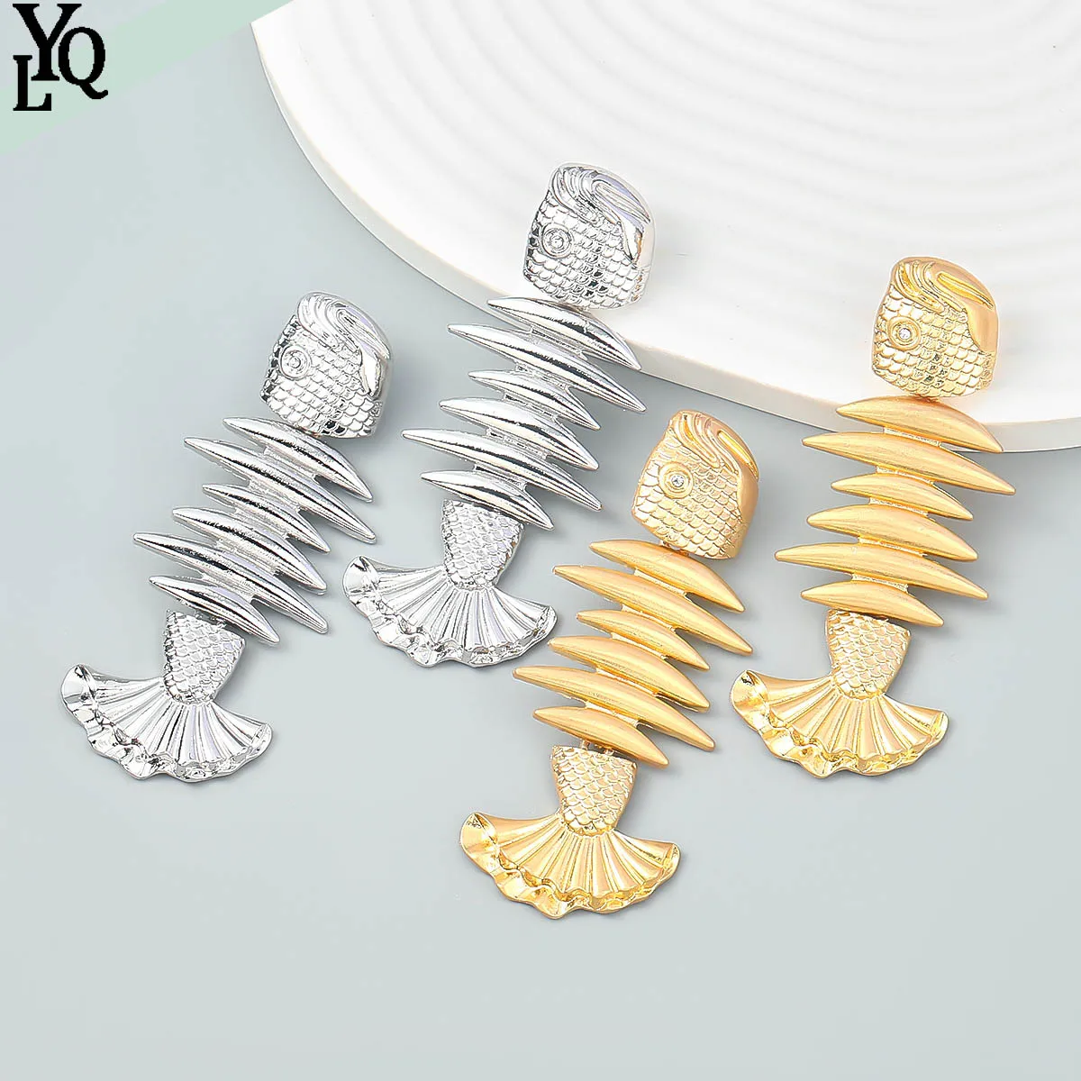 

Vintage Golden Sewn Fishbone Instruction Earrings for Woman Party Casual Jewelry