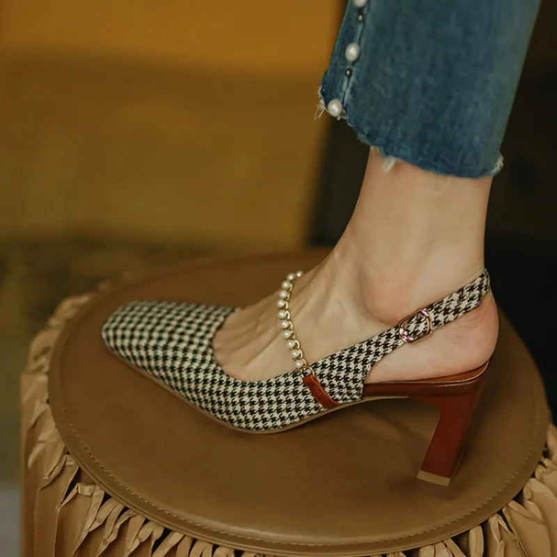 

Туфли-лодочки женские на высоком каблуке, винтажные сандалии в клетку, с жемчужинами, квадратный носок, пряжка, высокий каблук, Ретро стиль, летняя модель