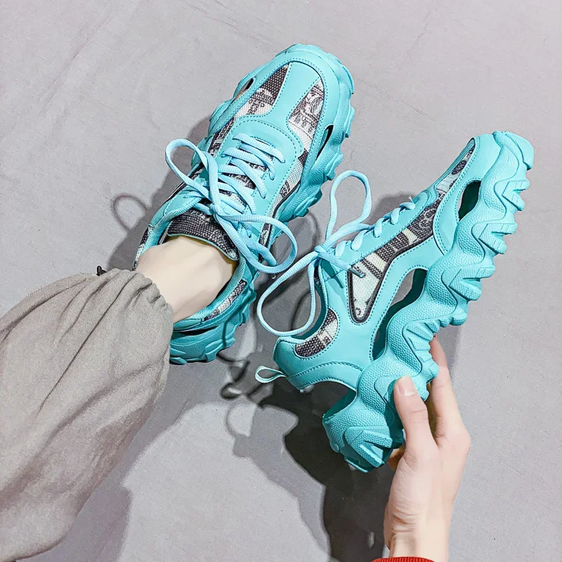 Лето 2024 новые дышащие сандалии для мужской верхней одежды удобная модная