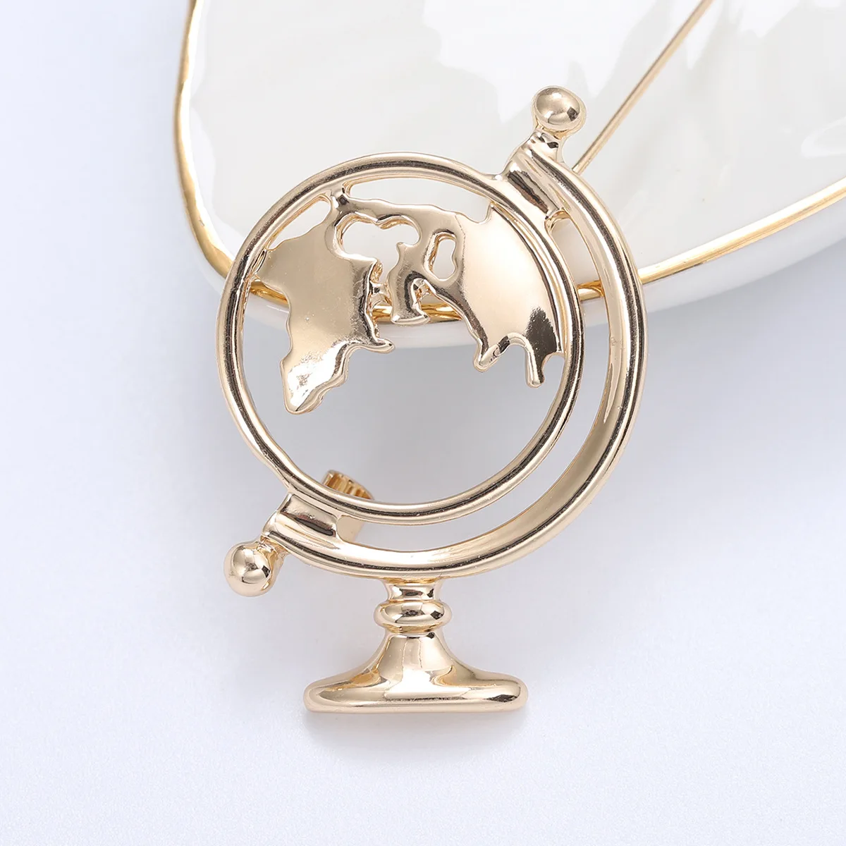 Брошь в форме глобуса цвет ассортименте