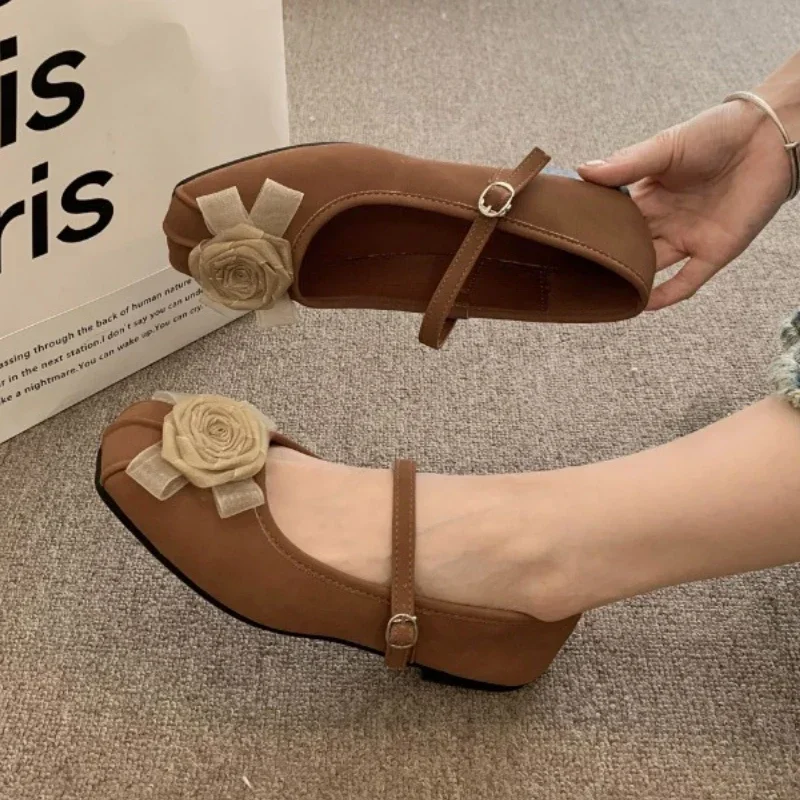 Женская обувь в стиле ретро женская мягкое платье Modis новинка 2024 летние туфли