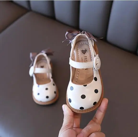 

Girls Leather Shoes Kids Sneakers 2022 Solid Color Soft Bottom Baby Girl Shoes Casual Sneakers Children Shoes Girls Princess